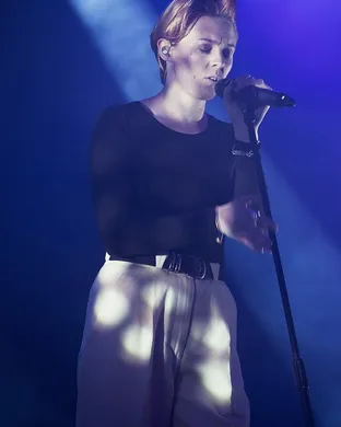 La Roux Ridgefield